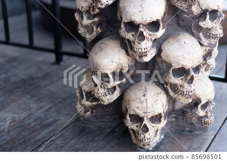 stake of human skull Halloween background stake of human skull Halloween background 85698501