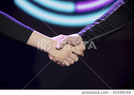 電子競技比賽比賽圖像成人與兒童握手 85698589