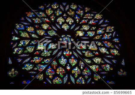 巴黎圣母院彩色玻璃 85699665