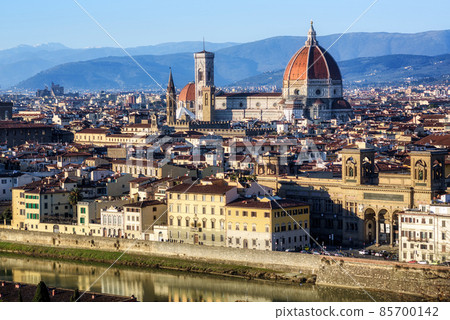 Florence Cathedral on a sunny day, Florence, Italy 85700142