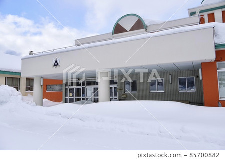 Shosambetsu Village Toyosaki Elementary School (closed school / winter) 85700882