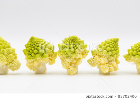 Romanesco cut into small bunches Romanesco cut into small bunches 85702400