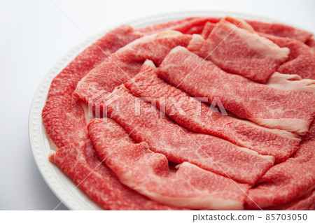 壽喜燒瘦肉白色背景的日本黑牛肋骨 85703050