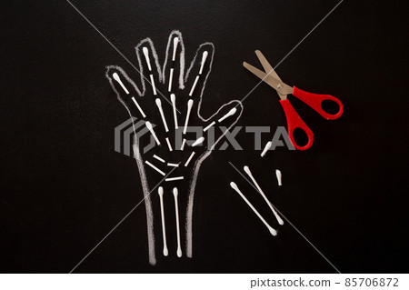 cotton swab Halloween skeleton craft and decorations, how to keep kids busy, simple activity, top view cotton swab Halloween skeleton craft and decorations, how to keep kids busy, simple activity, top view 85706872