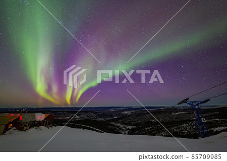 Beauitful aurora over the night sky at Ski Land Beauitful aurora over the night sky at Ski Land 85709985