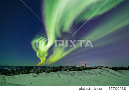 Beauitful aurora over the night sky at Ski Land Beauitful aurora over the night sky at Ski Land 85709988