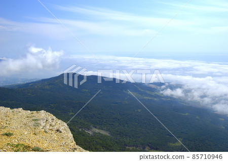 Beautiful view of the rocks and fields. Nature of central Crimea 85710946