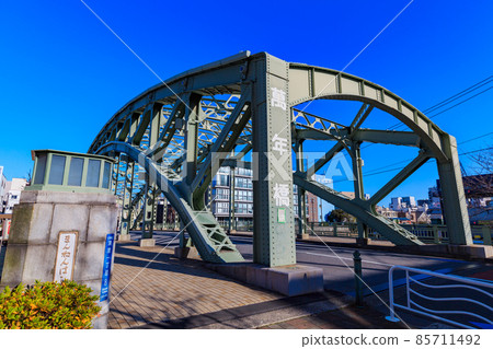 東京江東區清澄的小野河上的萬年橋 東京江東區清澄的小野河上的萬年橋 85711492