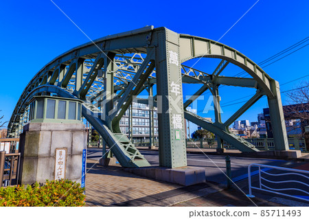 東京江東區清澄的小野河上的萬年橋 85711493
