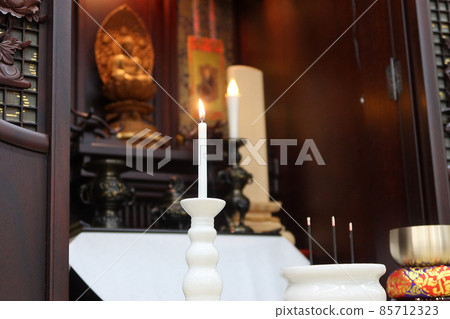 供奉在 Karaki 佛壇和葬禮佛壇 3 中的禪宗佛教佛壇佛像 供奉在 Karaki 佛壇和葬禮佛壇 3 中的禪宗佛教佛壇佛像 85712323