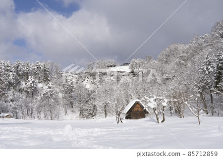Snow Shirakawa-go (Gifu Prefecture) 85712859
