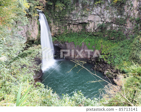 Shimojo Waterfall in late autumn, Shimojo, Oguni-machi, Aso-gun, Kumamoto Prefecture Shimojo Waterfall in late autumn, Shimojo, Oguni-machi, Aso-gun, Kumamoto Prefecture 85713141