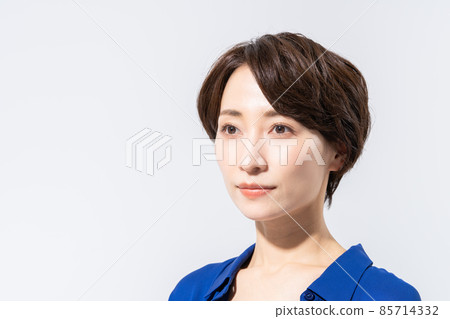 Middle-aged female beauty Middle-aged female beauty 85714332