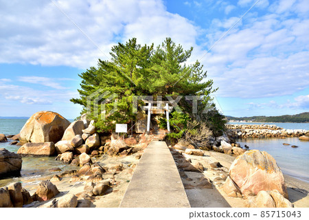 Hakoshima Shrine Hakoshima Hakoshima Nishinomiya Daimeijin Nishinomiya Ebisu Nijohamakubo, Itoshima City, Fukuoka Prefecture 85715043