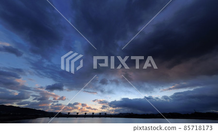 Morning sky seen from the riverbed in winter, wide angle 85718173