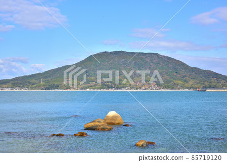 Kayasan Itoshima Fuji Kofuji Tsukushi Fuji The symbol of Itoshima Nijohamakubo, Itoshima City, Fukuoka Prefecture 85719120