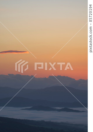 《岡山縣》秋天的早晨，從金門台看風景[11月] 85720194