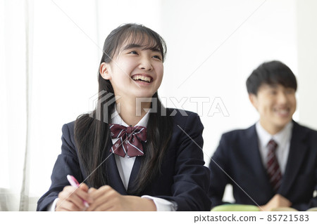High school students taking classes 85721583