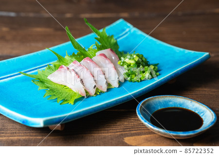 新鮮條紋鰺魚刺身 85722352