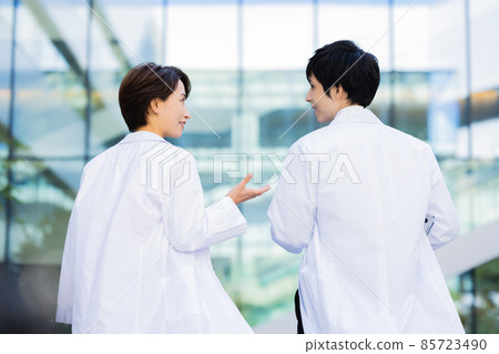 白大褂男女，背影，拍攝合作：LINK FOREST 85723490