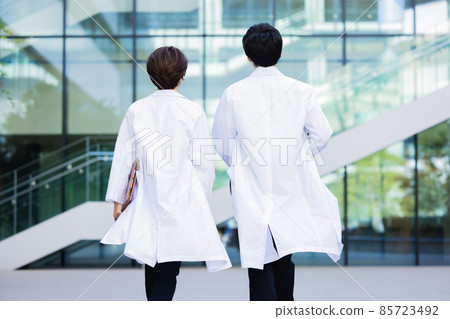 白大褂男女，背影，拍攝合作：LINK FOREST 85723492