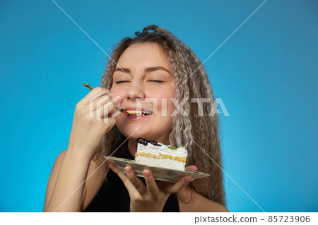 girl eats dessert girl eats dessert 85723906