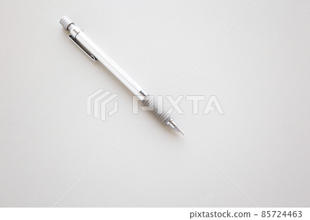 Color, design, ease of grip, ease of drawing ... Evolving stationery flag bearers and pens Color, design, ease of grip, ease of drawing ... Evolving stationery flag bearers and pens 85724463