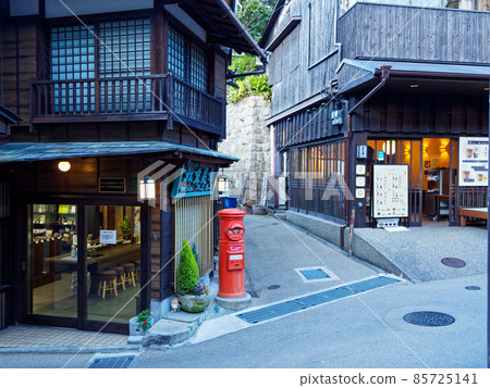有馬溫泉街景(黃昏的湯本坂) 有馬溫泉街景(黃昏的湯本坂) 85725141