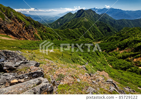 從八嶽山脈和中岳看到的權現岳、南阿爾卑斯山、富士山 85729122