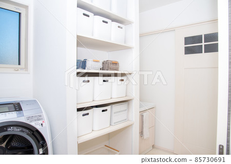 乾淨整潔的洗手間 乾淨整潔的洗手間 85730691