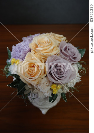 永生花插花黃紫玫瑰版 永生花插花黃紫玫瑰版 85731359