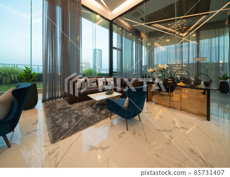 Inside of modern hotel lobby, entrance and reception, interior architecture design decoration, waiting area with urban city view of outdoor, indoor. 85731407