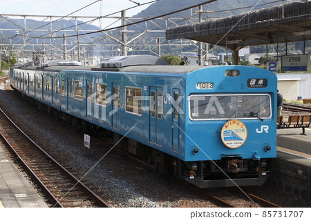 Hanwa Line 103系列的火車 Hanwa Line 103系列的火車 85731707