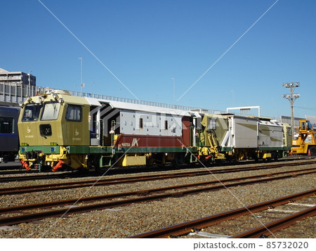 Railway carrier Railway carrier 85732020
