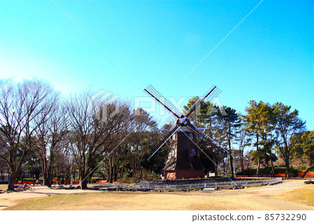 名古屋市名城公園荷蘭風車風景 名古屋市名城公園荷蘭風車風景 85732290