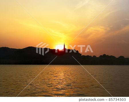 Hangzhou, China [West Lake, Hangzhou, China] Evening view / West Lake, Hangzhou, China 85734303