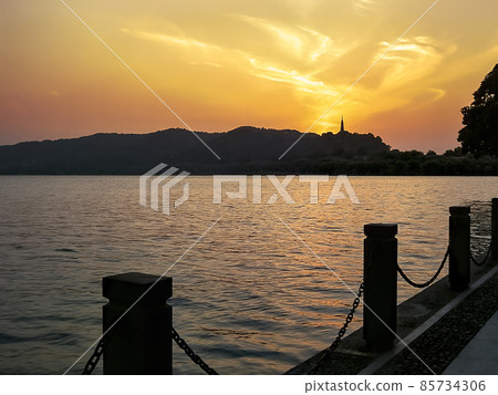 Hangzhou, China [West Lake, Hangzhou, China] Evening view / West Lake, Hangzhou, China 85734306