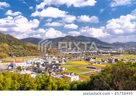 《Kagawa Prefecture》 Marugame cityscape, refreshing blue sky 85738495