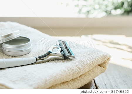 Image material of T-shaped razor waste hair treatment Image material of T-shaped razor waste hair treatment 85746865