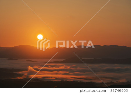 《岡山縣》秋天的早晨，從金門台看風景[11月] 85746903