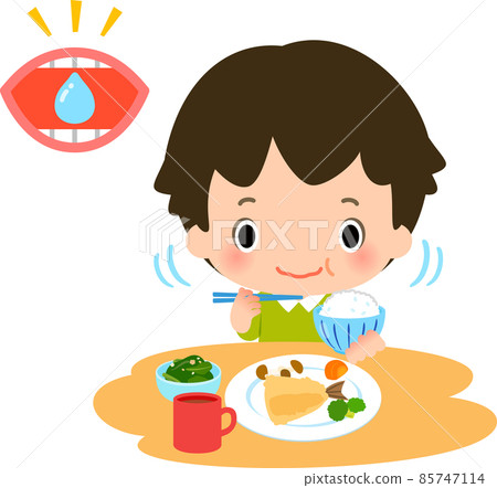 經常用口水的形象咀嚼和吃東西的男孩 85747114