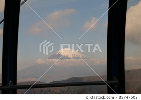 從箱根空中纜車看到的富士山 85747602