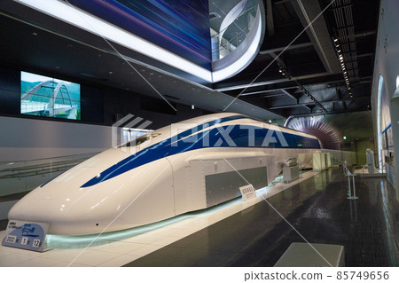 在山梨縣立直線旅遊中心展出的直線電機車 85749656