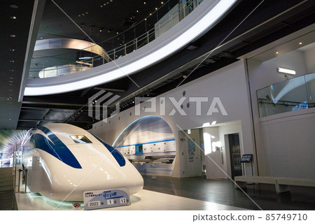 在山梨縣立直線旅遊中心展出的直線電機車 85749710