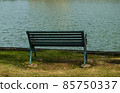 Empty chairs 85750337