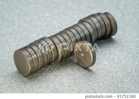 stack of small ceramic ferrite magnets stack of small ceramic ferrite magnets 85752160