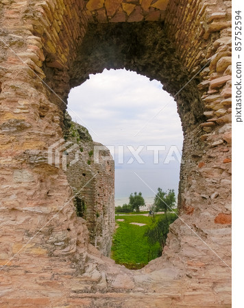 Ruins of Catullus Caves, roman villa in Sirmione, Garda Lake Ruins of Catullus Caves, roman villa in Sirmione, Garda Lake 85752594