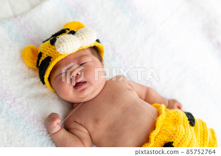 1個月大的嬰兒新生兒照片 1個月大的嬰兒新生兒照片 85752764