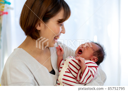 Childcare mom and 1 month old baby Childcare mom and 1 month old baby 85752795