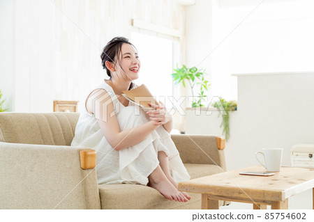 Women living reading lifestyle Women living reading lifestyle 85754602